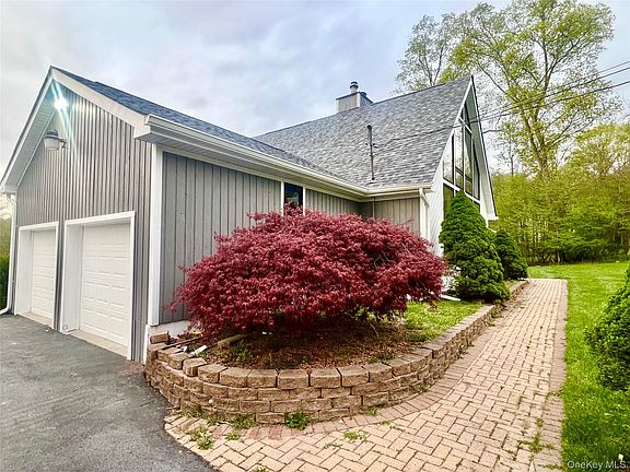 3rd image of 225 Brown Road