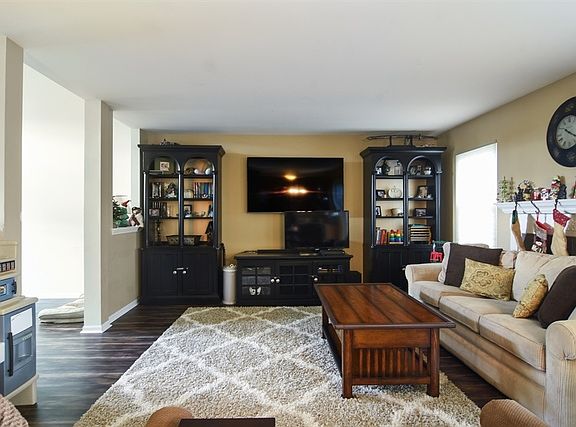 4th image of 126 Centennial Dr