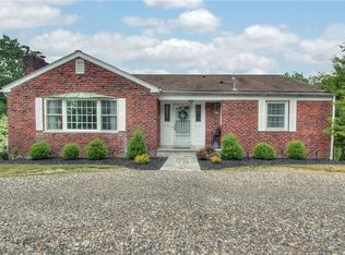 2 Croft Hill Rd, Poughkeepsie, NY 12603