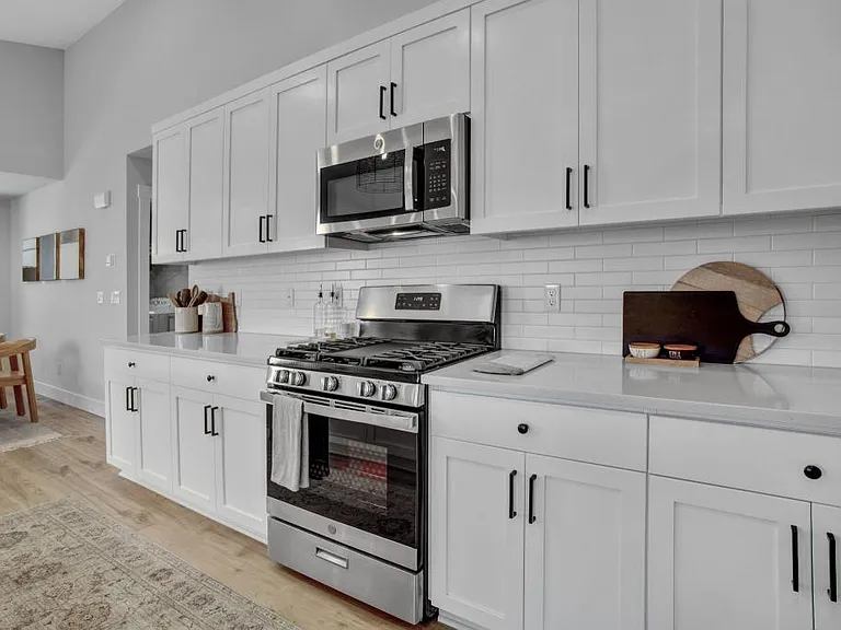 16625 SW Botany Bay Ln — Photo 11
