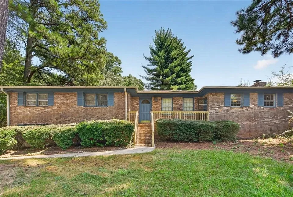 3292 Holly Springs Rd NE