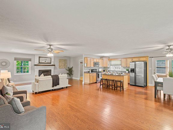 4th image of 23045 Pleasant Ct