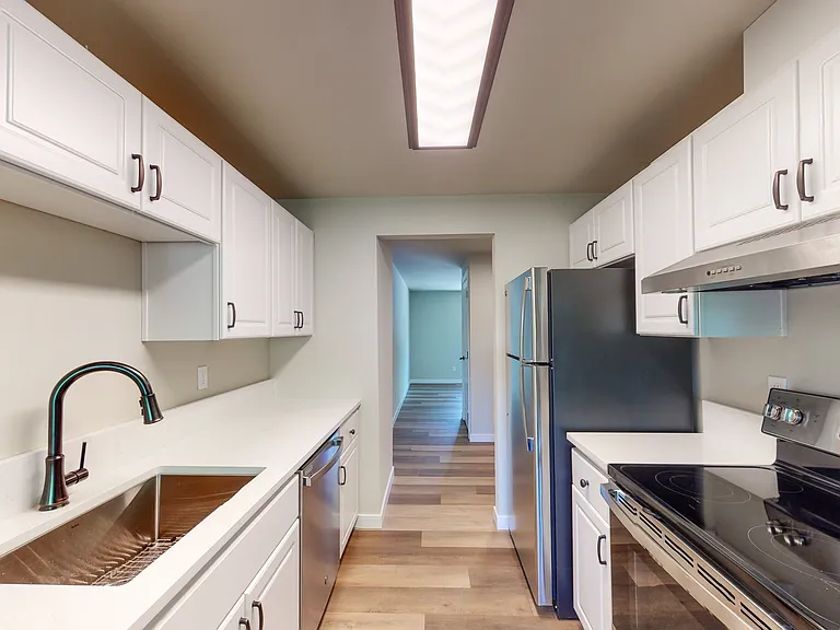 One Bedroom Deluxe - 700 Sq Ft One Bedroom Deluxe - 700 Sq Ft