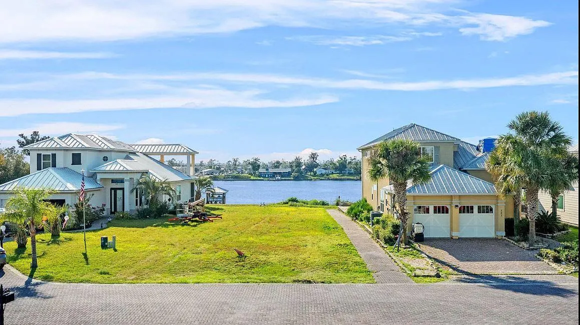 4 bed, 2262 sqft, $2,800 — Photo 3
