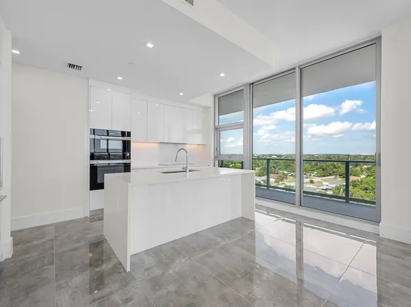 220 Lake Shore Drive #923, Lake Park, FL 33403