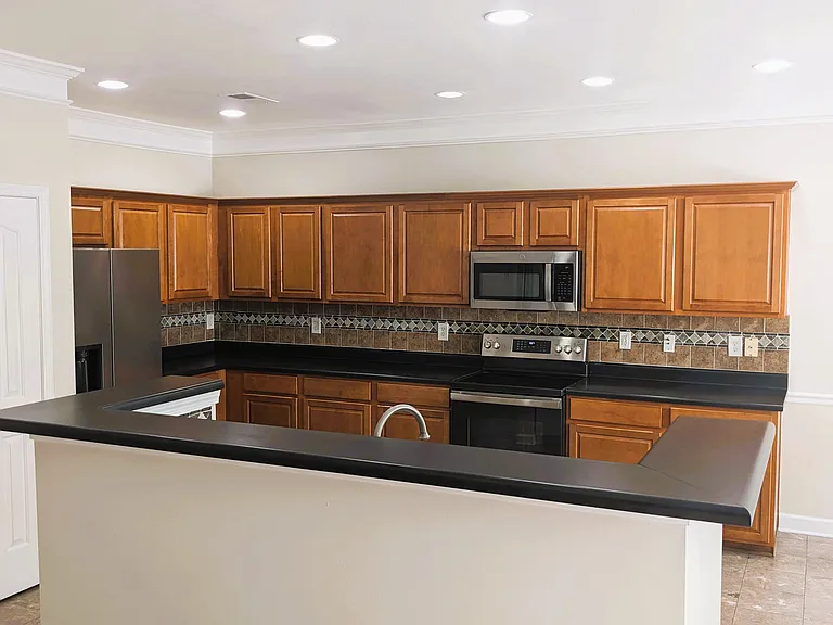 13622 Stringfellow Ln — Photo 9