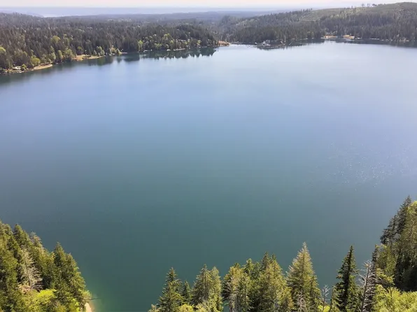 1950 N Cushman Ridge Drive, Hoodsport, WA 98548