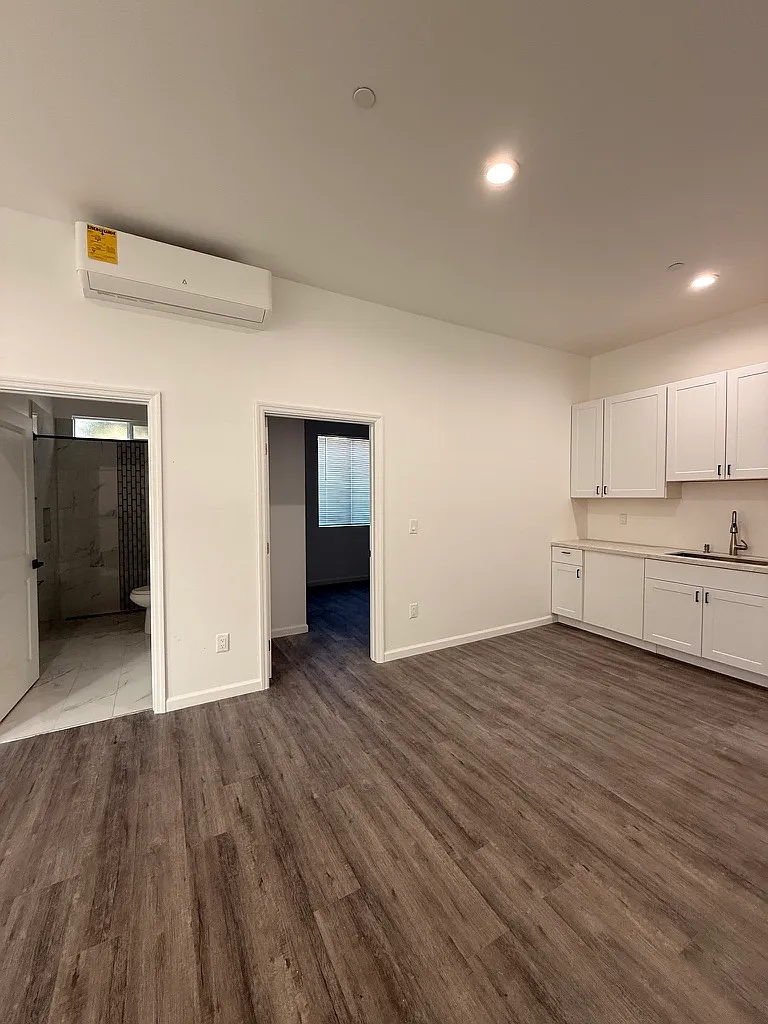 2 bed, $2,600 — Photo 4