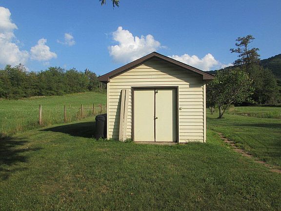 2nd image of 178 Bradslork Dr