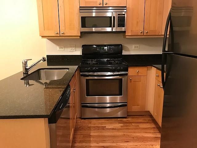 1st image of 7009 N Wolcott Ave #1