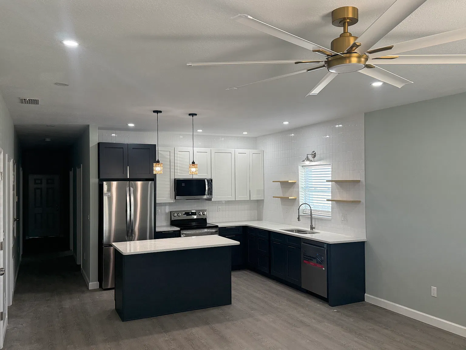 3 bed, 1500 sqft, $2,600 — Photo 2