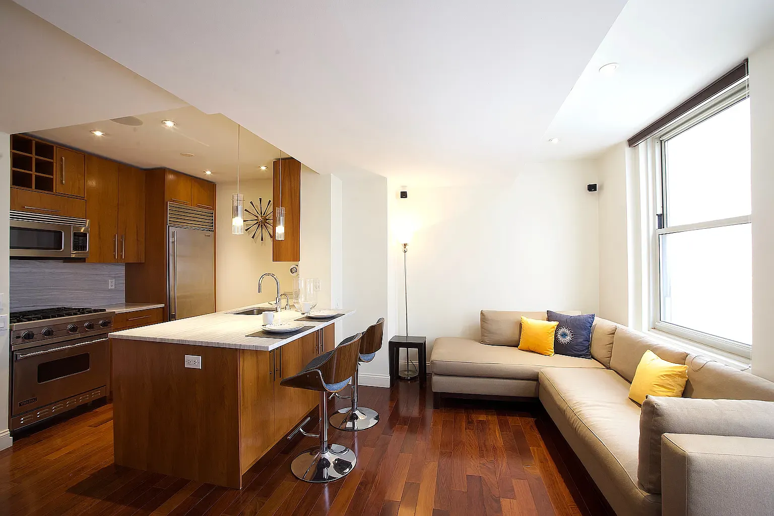 88 Greenwich Street — Photo 1