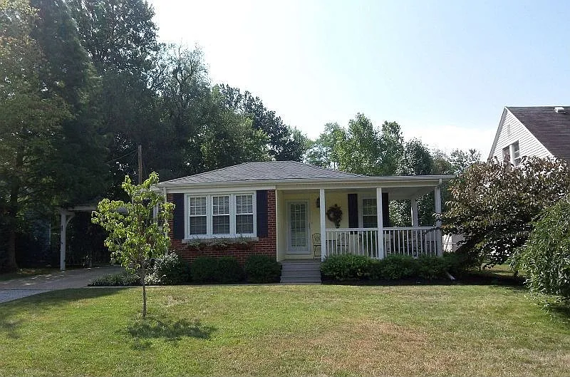 769 Cardinal Dr photo 1