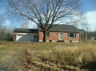 347 Douglass Dr, Douglassville, PA