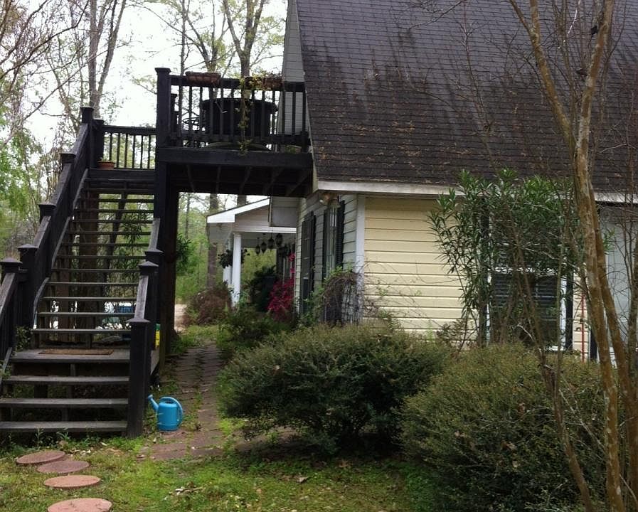 ENTRANCE TO LOFT APT