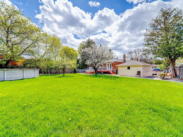 51 Tordale Cres — Photo 5