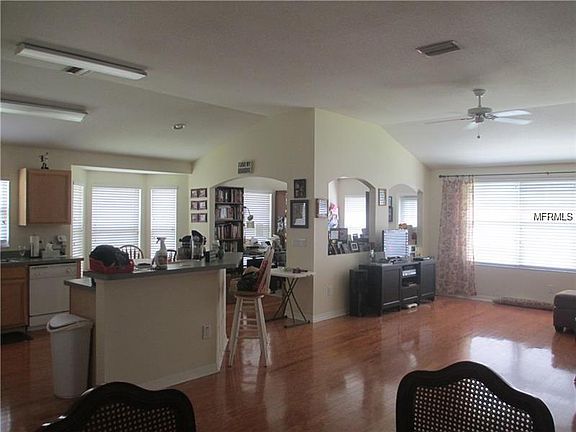 3rd image of 2952 Hickory Grove Dr