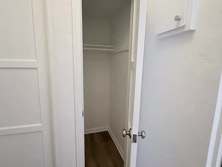 238 N Clark Dr #7 — Photo 16
