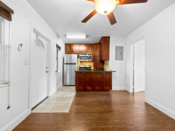 413 SE 16th St APT 4