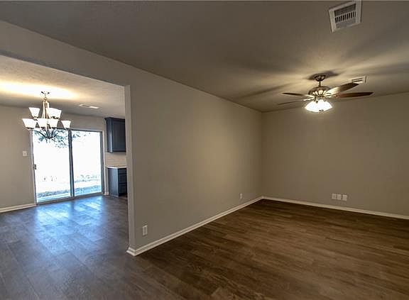 2nd image of 1111 Finch Ave