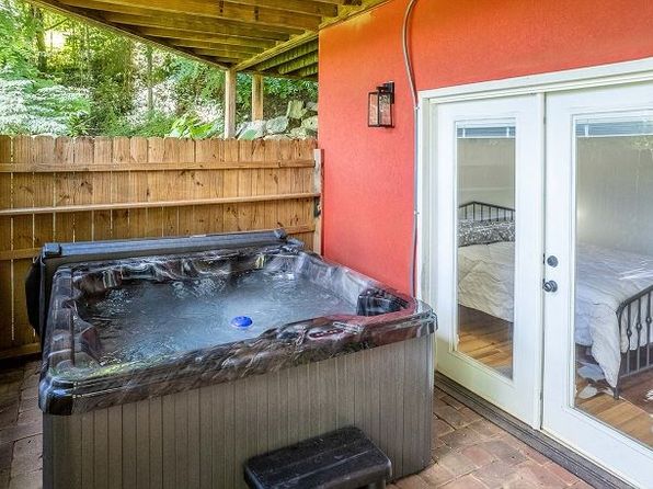 99 Berry Patch Dr, Bryson City, NC 28713