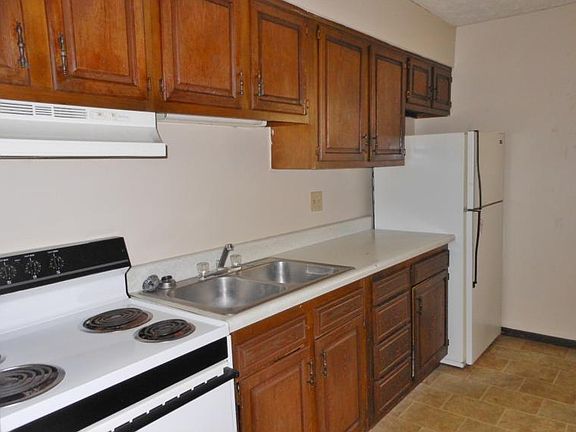 2nd image of 201 Anthony Dr APT A