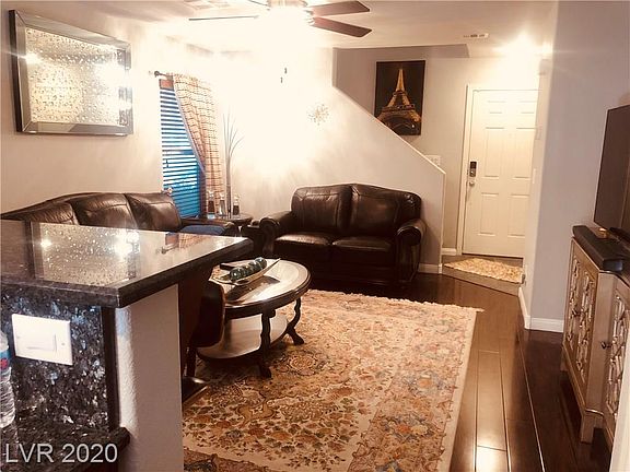 3rd image of 599 Primrose Hill Ave