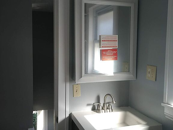 3rd image of 1901 Mentor Ave #2