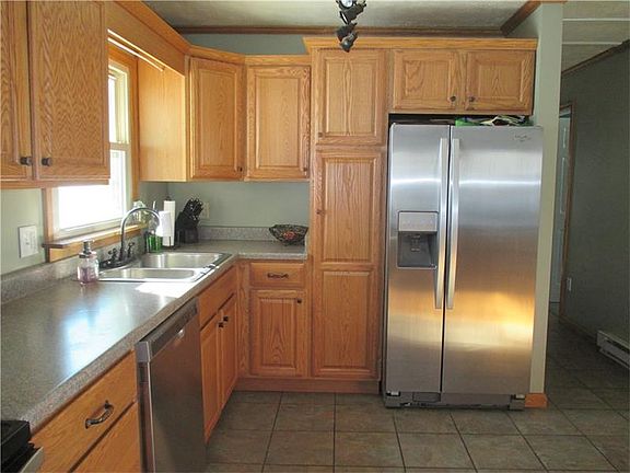 3rd image of 780 Zehner Rd