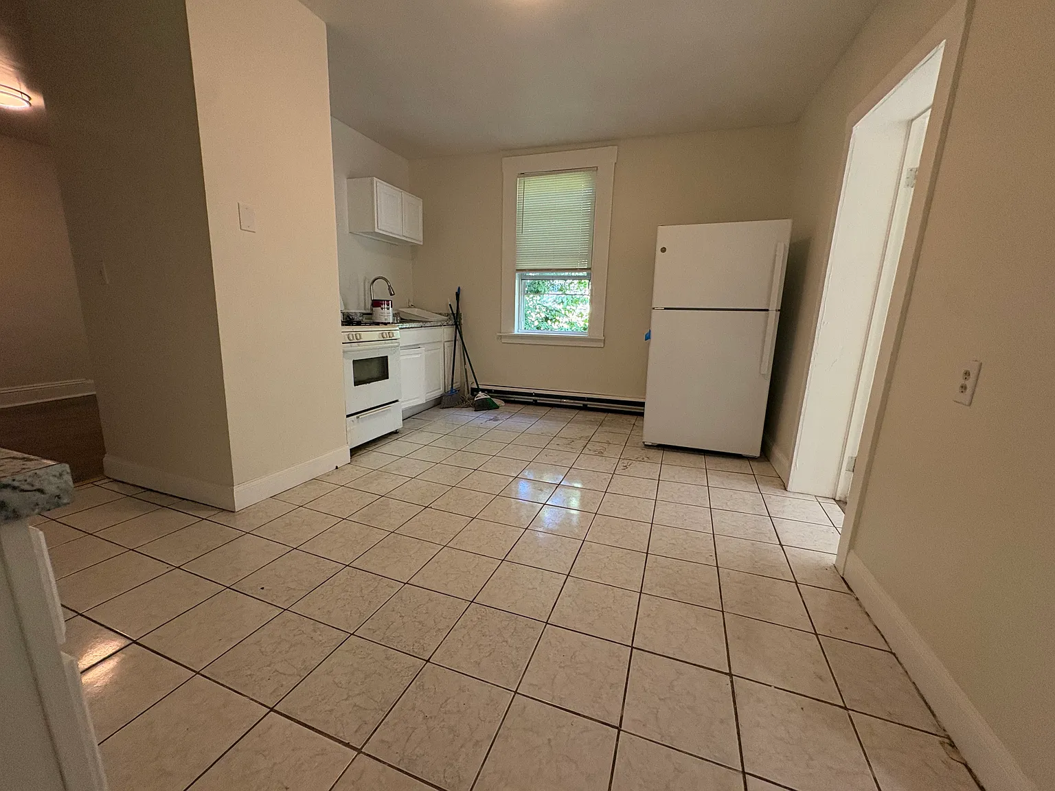 2 bed, 900 sqft, $1,500 — Photo 4