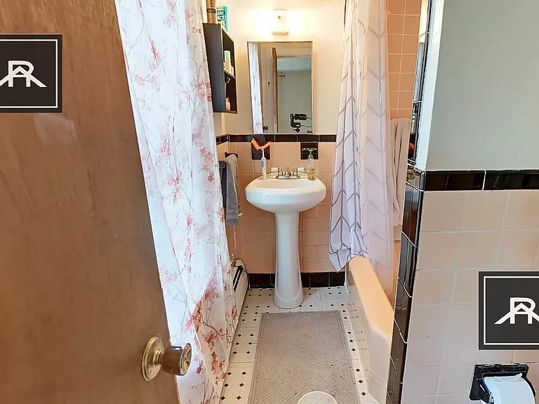 1066 Beacon St #8 — Photo 9