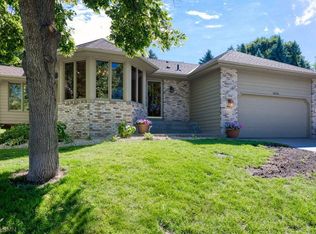 6818 Timber Crest Dr, Maple Grove, MN 55311