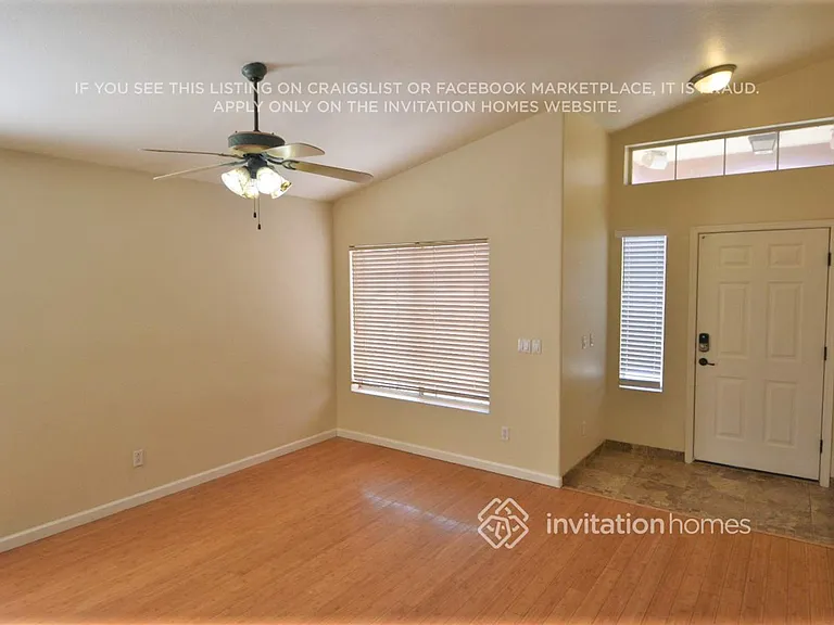 10886 W Loma Ln — Photo 3