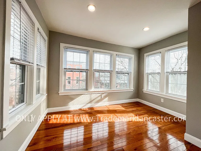 318 N Duke St #5 — Photo 4