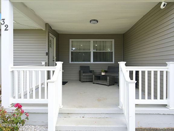 5th image of 32 Edison Street