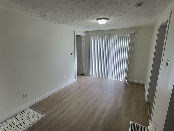 5th image of 835 Tecumseh St