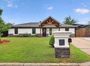 516 Post Oak Ln, Burleson, TX 76028