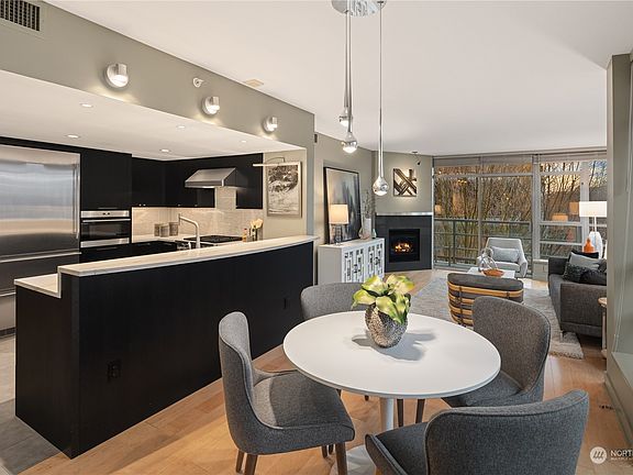 3rd image of 2929 1st Avenue #303