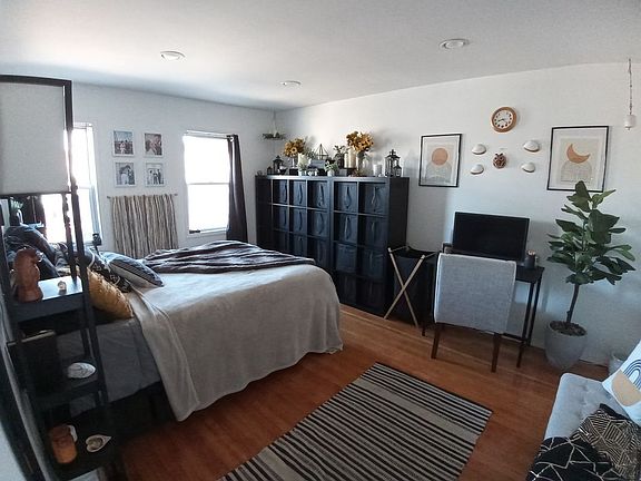 4th image of 22-24 26th St #2