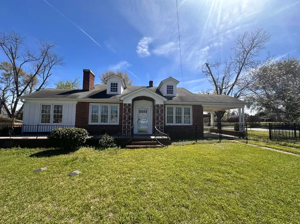 327 W Church St, Swainsboro, GA 30401