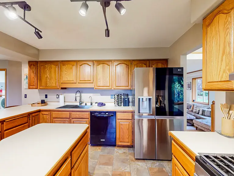 108 Hammer Ln — Photo 11