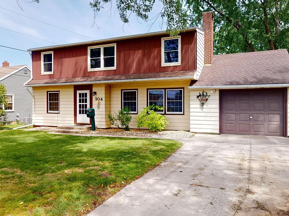 1st image of 904 Clausen Ave