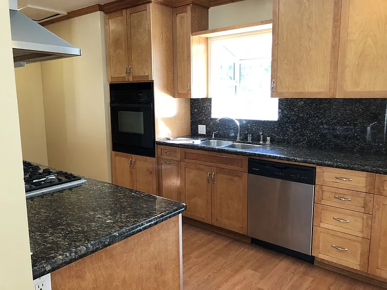 507 E Cypress St — Photo 8