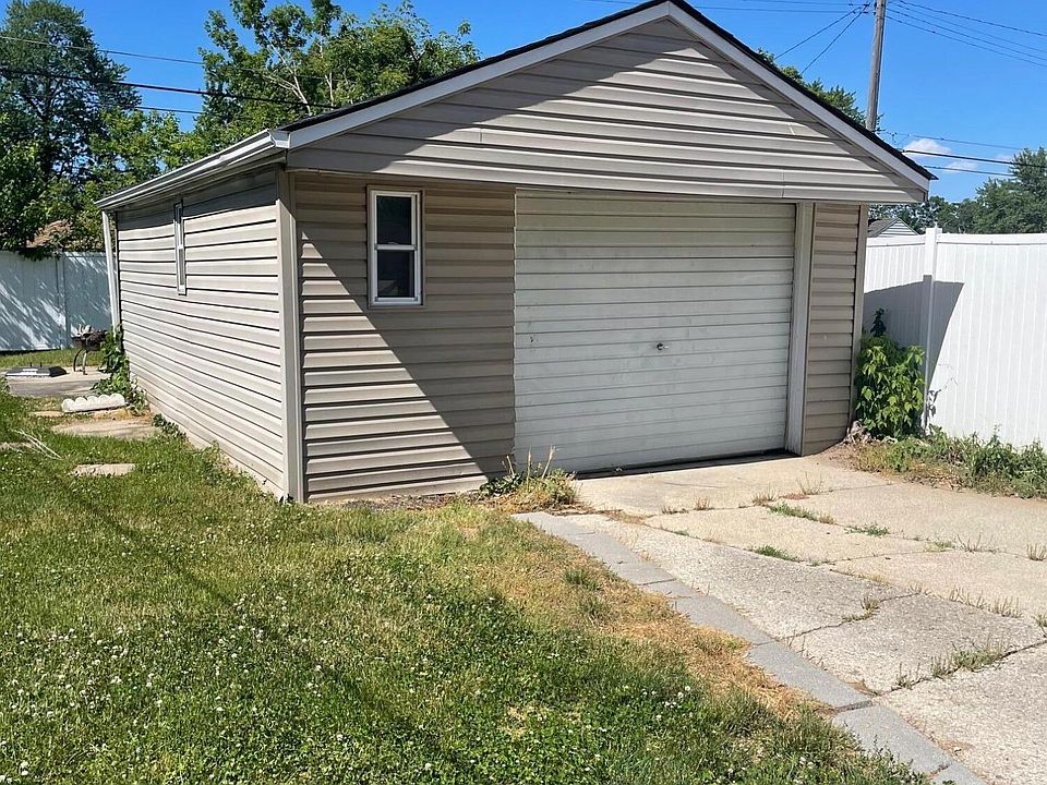 2nd image of 36240 Hazelwood St
