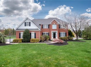 4082 Meckes Dr, Walnutport, PA