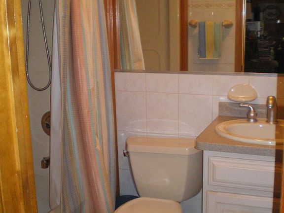 1st floor full bathroom in master suite