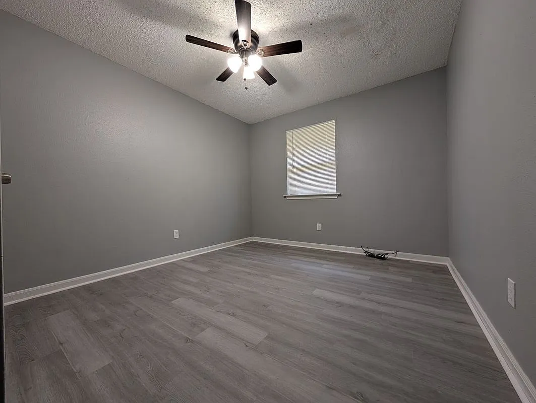Building Photo - 2113 S Sugar Ridge Dr