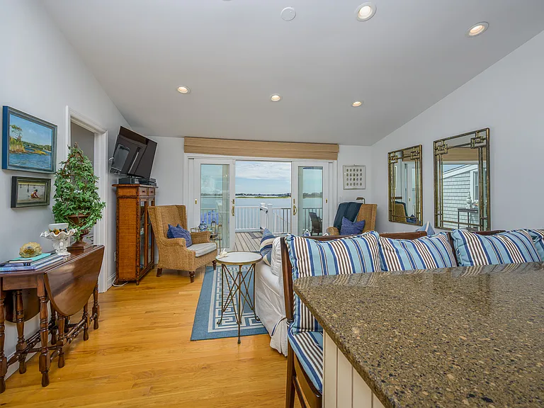 52 Harbor Rd — Photo 19