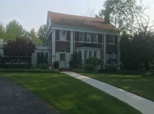 16503 Edgewater Dr, Lakewood, OH 44107