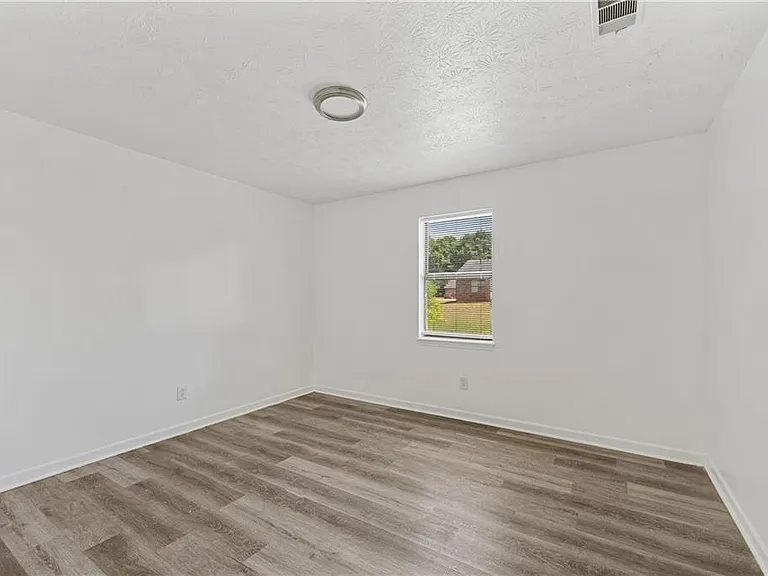 210 Tanglewood Ln #B — Photo 10